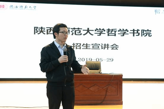 一張含有 個人, 室內, 男人, 正面 的圖片自動產生的描述